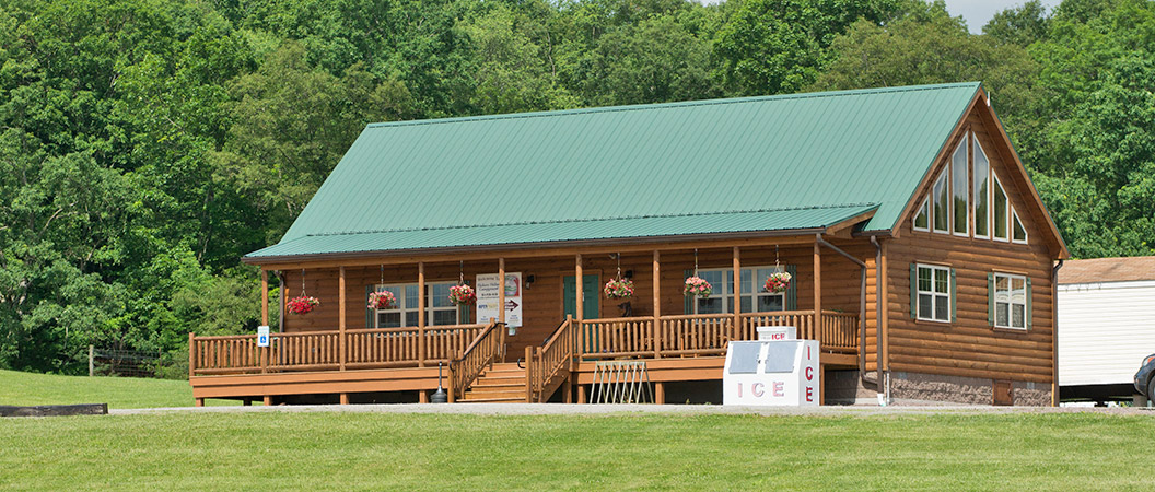Event in the outdoor pavilion at Hickory Hollow Campground